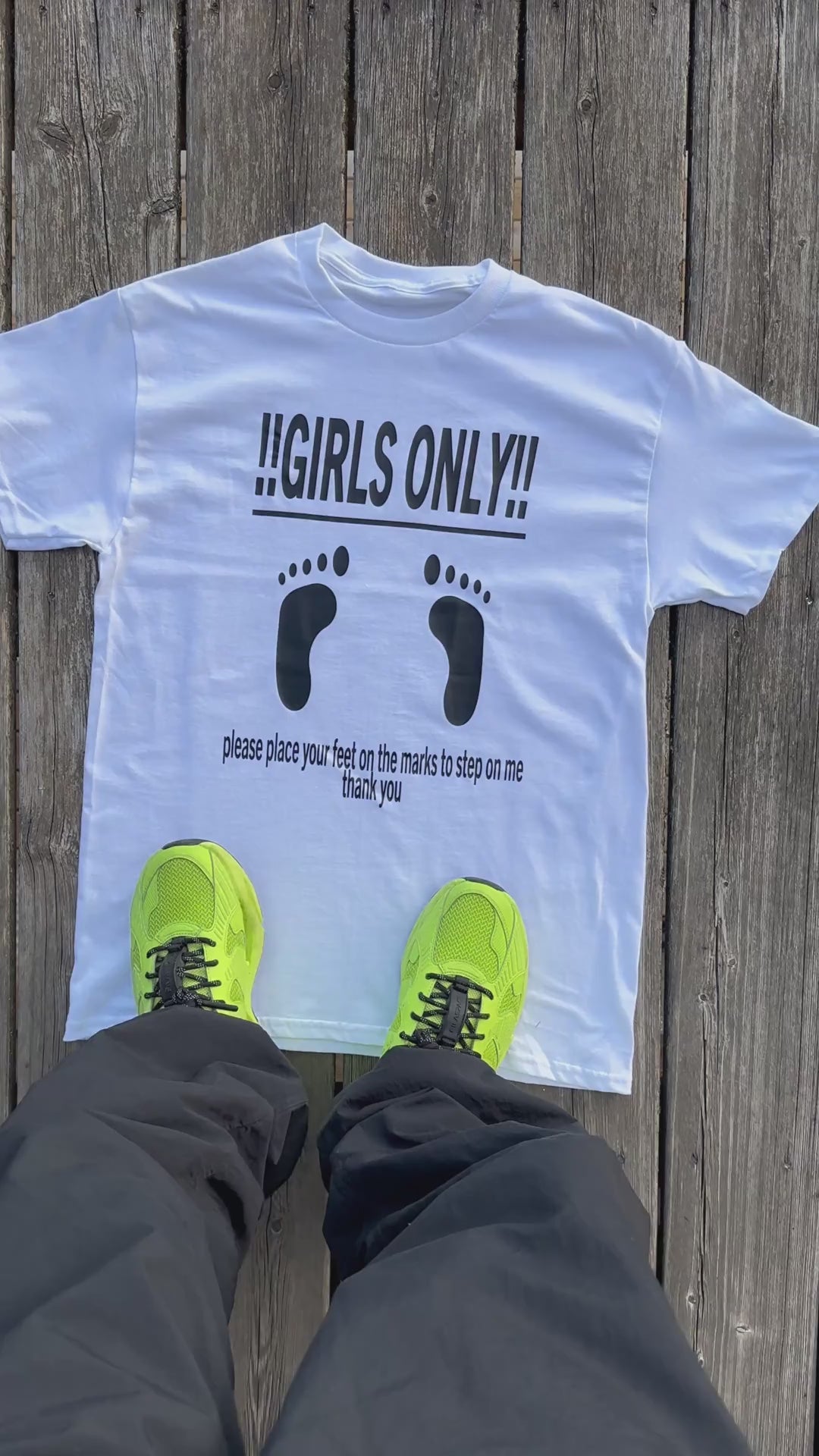 Vidéo GIRLS ONLY T-SHIRT (noir)